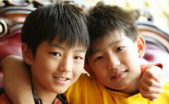 tfboys出道前的样子 土萌土萌的