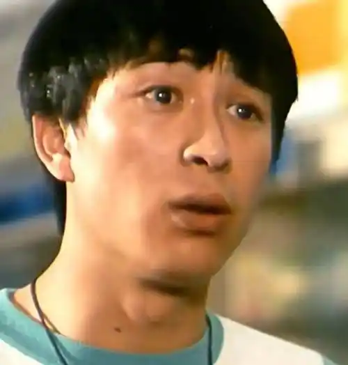 张嘉译20岁旧照告诉我们:有些人,真的丑着丑着就帅了