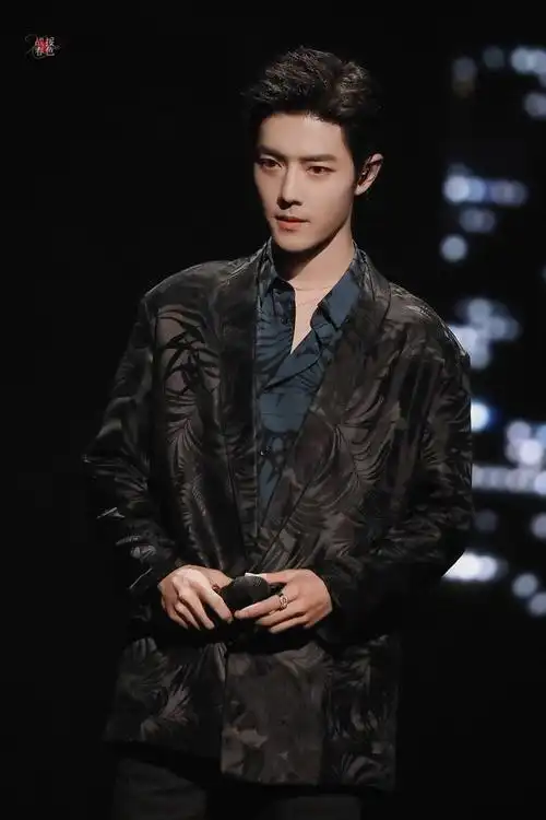 肖战210115爱奇艺尖叫之夜