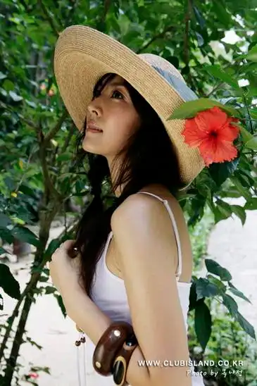 图文金素妍菲律宾浪漫写真草帽女郎