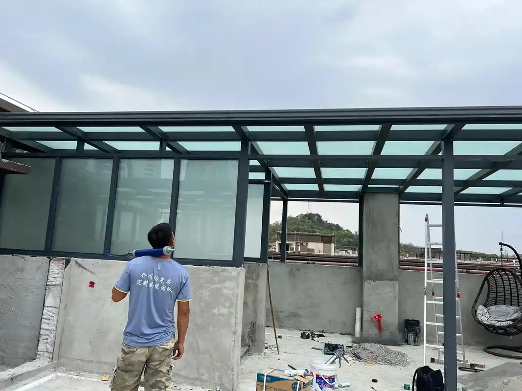 合川众兴户外安装团队.非系统阳光房, 玻璃棚,安装制作, 就 - 抖音