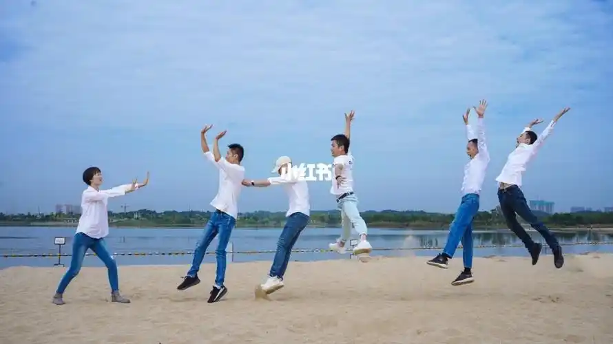 七个人团队造型阳光队团队造型争一份团队荣誉各团队都拿出了非日常