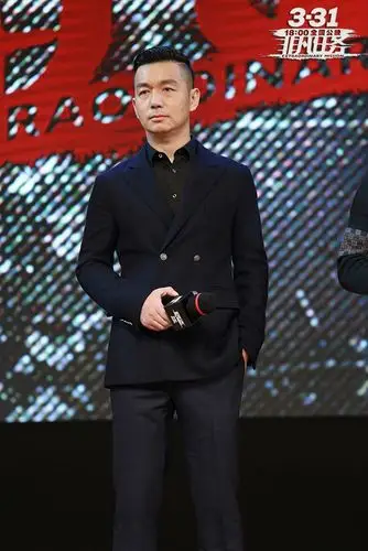 邢佳栋感叹:"警察来到这个世界上,是来救助我们所有人"