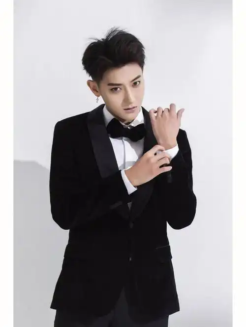 黄子韬在3岁时面临了健康的威胁