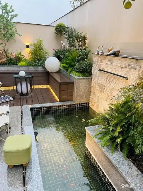 买了大家嫌弃的一楼,杂草丛生的60㎡小院,如今也有了花园的模样