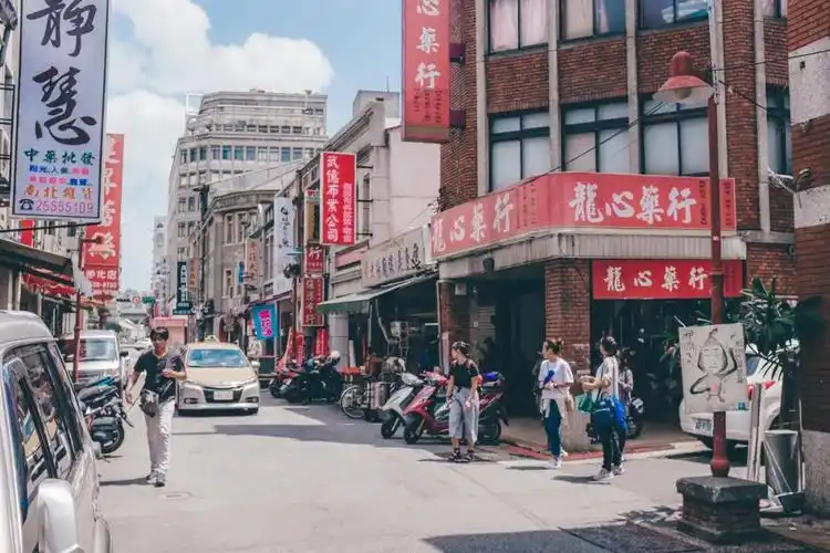 老旧街区城市更新中多元参与模式探索以三个更新实践为例