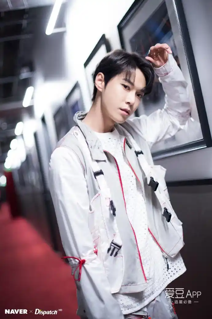 d社公开一组nct127成员个人高清照