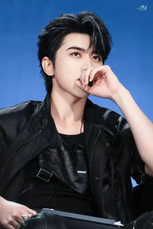 吸毒嫖娼偷税约炮不 最赖也是抽烟吐痰蔡徐坤:打篮球 维权?