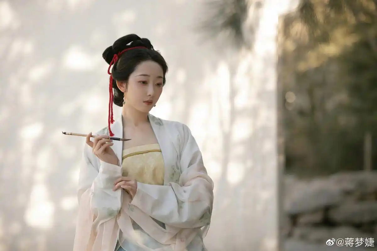 蒋梦婕的古装造型每次都不会让人失望,她真的好适合古装