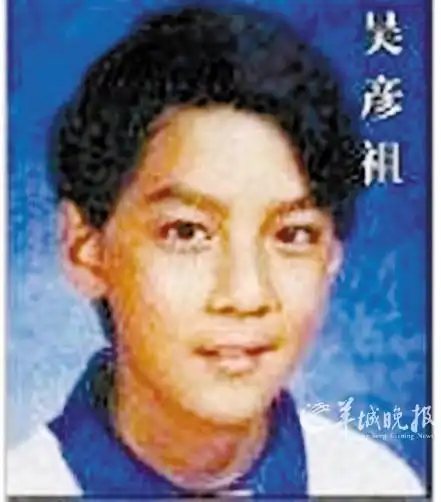 明星秀童年看看谁更萌