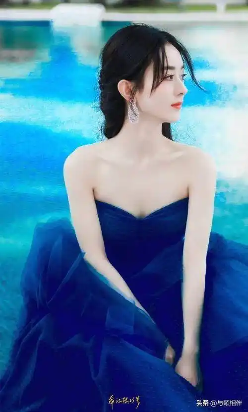 赵丽颖蓝色蛋糕裙p成7种颜色,你觉得哪种更好看红色太美了_颖宝_礼服