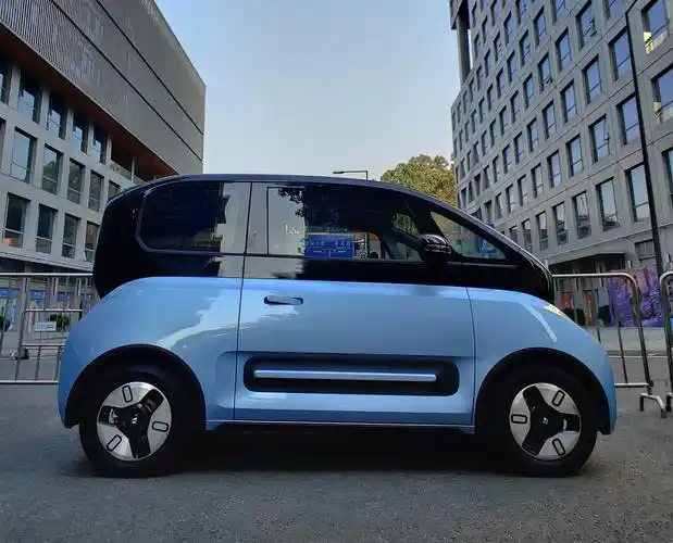 新宝骏e300—纯电动通勤利器,国潮单品不一定要选贵的