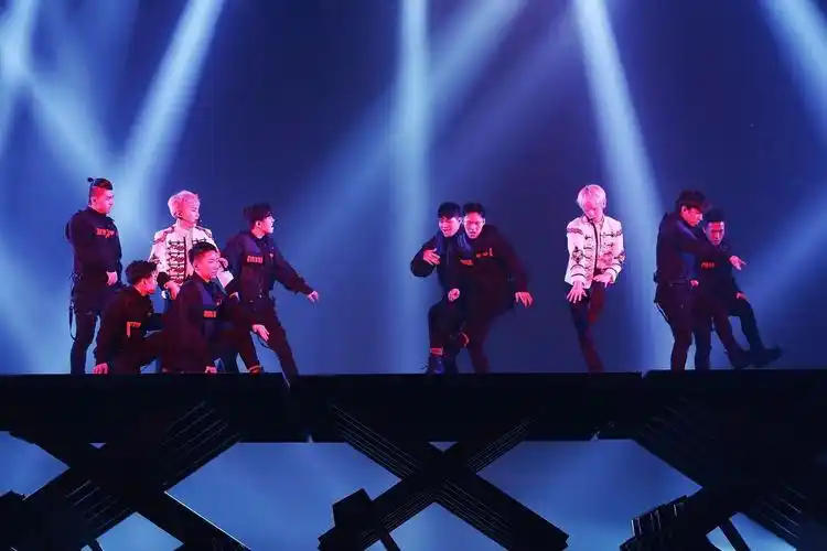 舞台终结者exo曼谷公演盛况让3万3千名爱丽狂热的现场