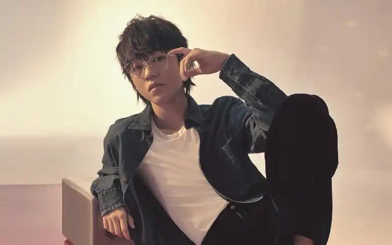 王俊凯日系帅气写真桌面壁纸高清大图预览1920x1200_大陆明星下载_美