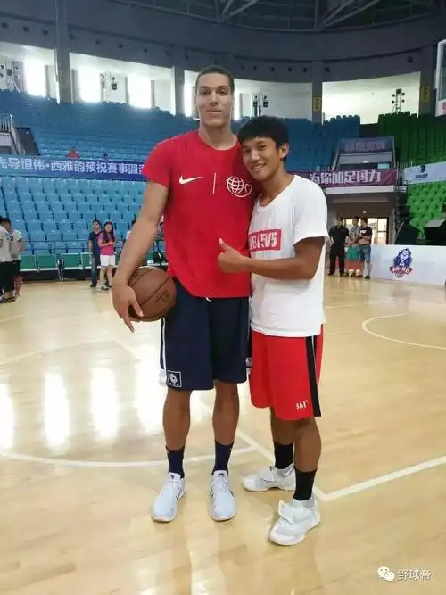 身高1米78,头平框暴扣!谁说黄种人不能飞?