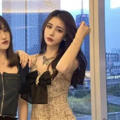 沫兮精美拽姐超酷一对两张闺蜜头像