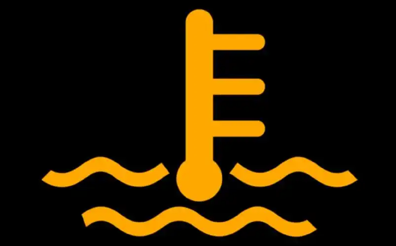 需要机油对发动机内部进行润滑,需要冷却液进行降温,这两者缺一不可