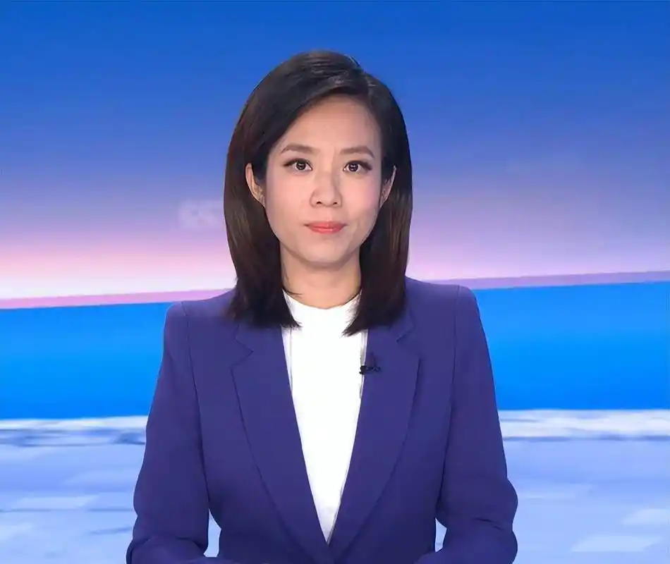 电视美女主持人宝晓峰生活照,网友:长相不算特别惊艳,但有特点_联播