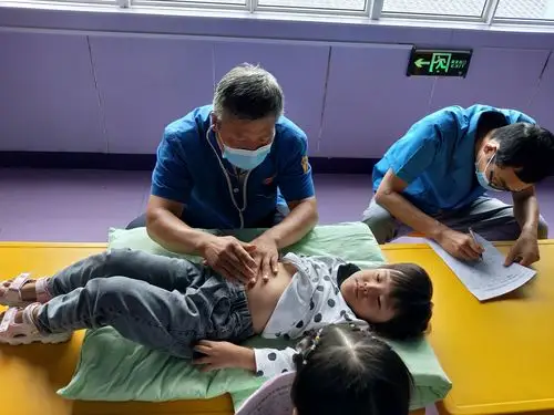 学校及社会的一件大事,一年一度的幼儿健康体检活动,可以及时了解幼儿