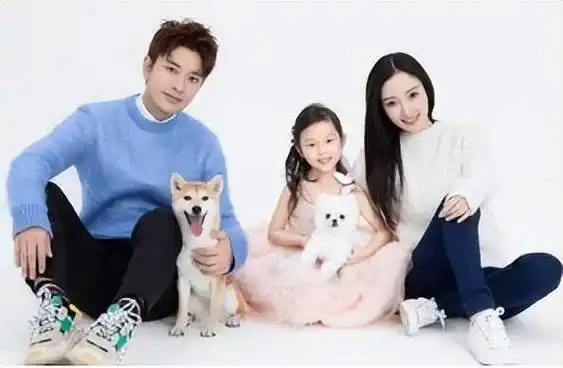 贾乃亮生日甜馨送礼物,李小璐被夸教女有方,获封"娱乐圈好前妻"_腾讯