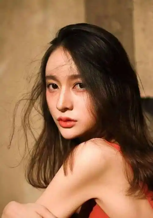 2肖小芸这些小姐姐中最出名的自然要数李兰迪了,10岁开始步入影视圈