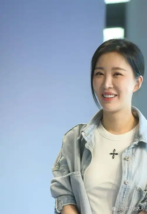 田朴珺搭上万科霸道总裁,相差30岁,直言:我爱的是人不是钱