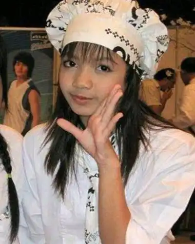 看了lisa的童年照,真的是从小美到大的漂亮姐姐啊,人间芭比!