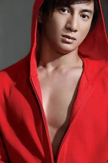 图文吴奇隆最新大片运动魅力