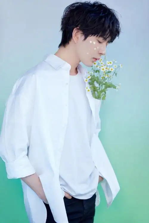 帅气男神于朦胧春季小清新写真