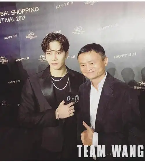 王嘉尔真实身高多少王嘉尔鹿晗同框感觉比鹿晗矮了好多