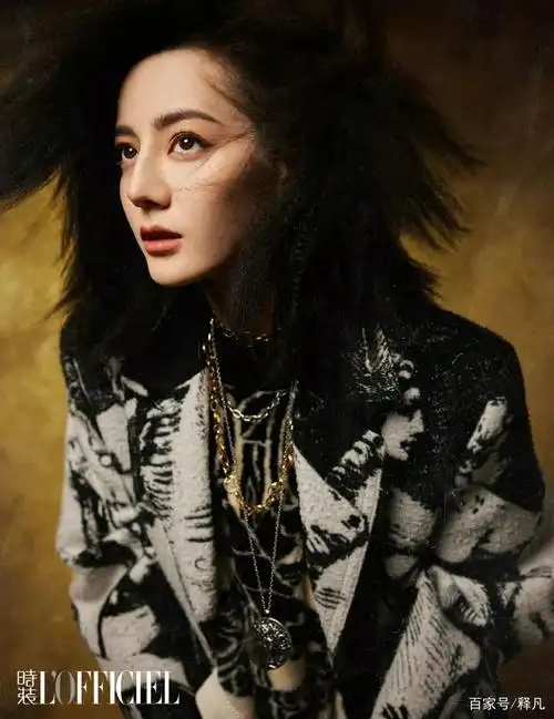 新疆美女迪丽热巴酷飒写真!雪肤玉貌风情万种性感妩媚