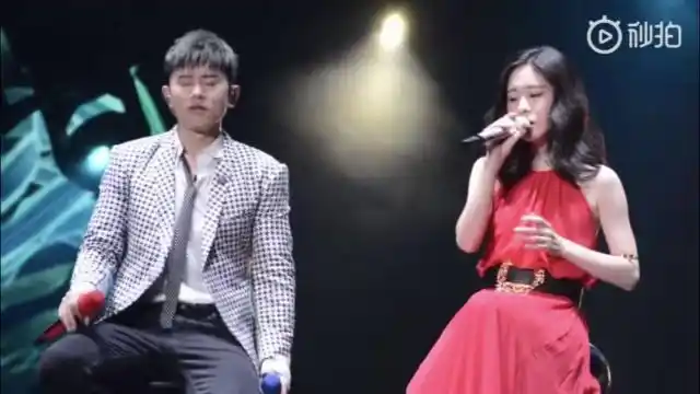 张杰演唱会碧晨前来助阵,男帅女靓组合惊艳全场,碧晨生图太真实