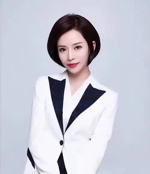 《第一财经》美女主持人戴刘菲,很久没有露面了,她的近况如何?