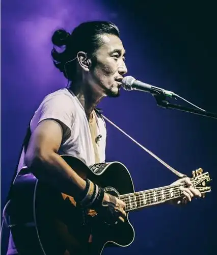 上传者:网友歌手:满江大小:10.