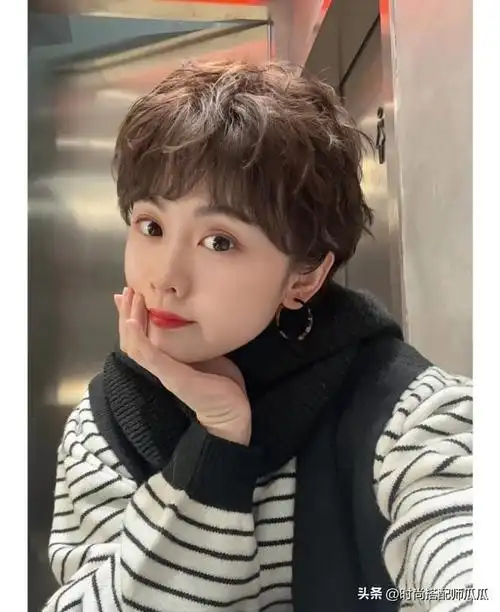 今年流行这3种"短烫发",时尚又减龄|短发|卷发|发型|碎发|刘海_网易