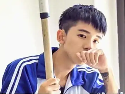 高中生男生帅气发型 2020抖音较火发型男