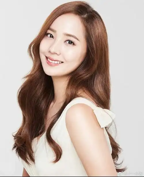 有更新来看看柳真的美貌ses那位