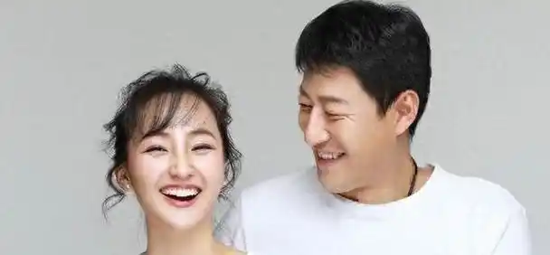 演员于震,回山东老家久居,青砖瓦房四合院引网友热议!