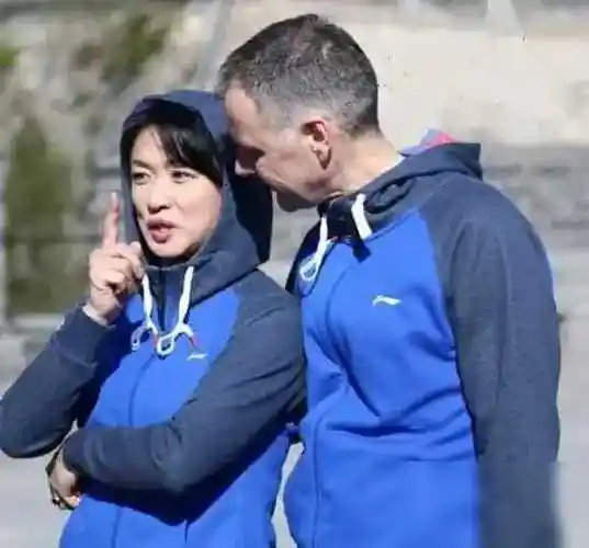 金星再婚上热搜,前妻美貌怀孕时离婚