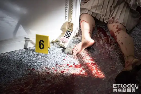 ▼警方在命案现场地下室发现无名女尸.(图/海乐提供)