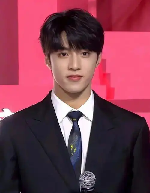 刘耀文生图即神图10