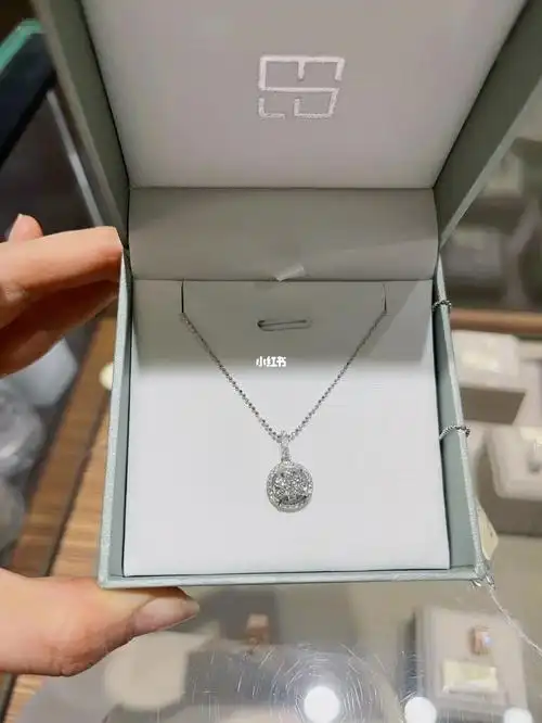 谢瑞麟圆形钻石吊坠