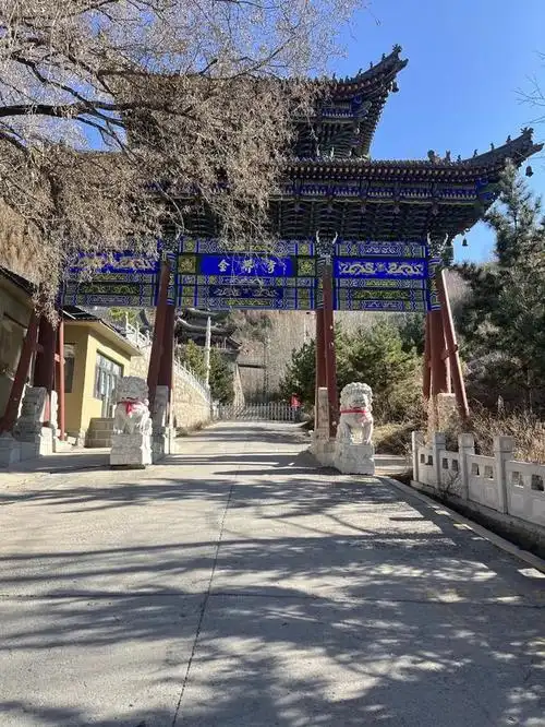 2021年10月份左右到一次五台山之行,用了一天多时间,不愧是佛教圣地