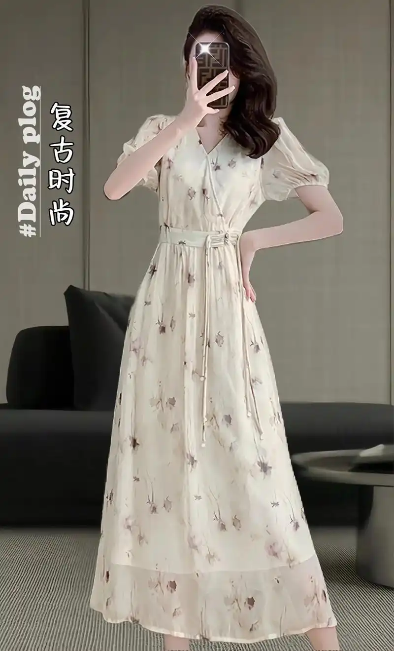 时尚减龄v领连衣裙