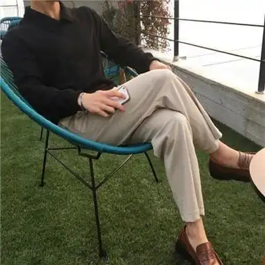 【图】成熟稳重的男生陌陌头像高清大图 我不喜欢说爱只喜欢谈钱_男生