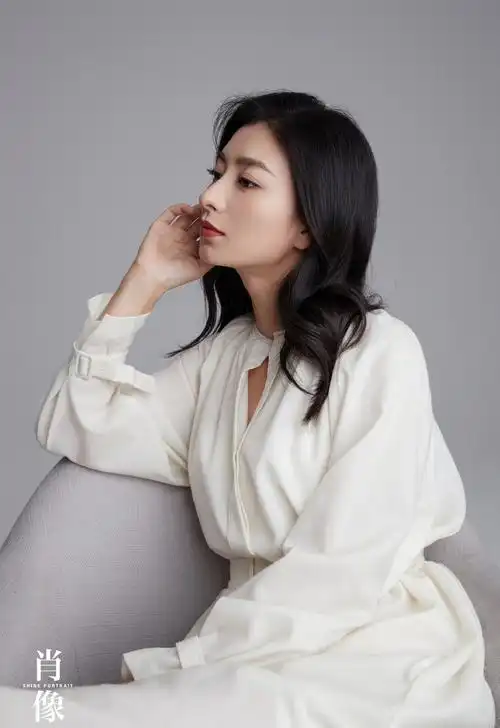 斓曦时尚优雅写真图片