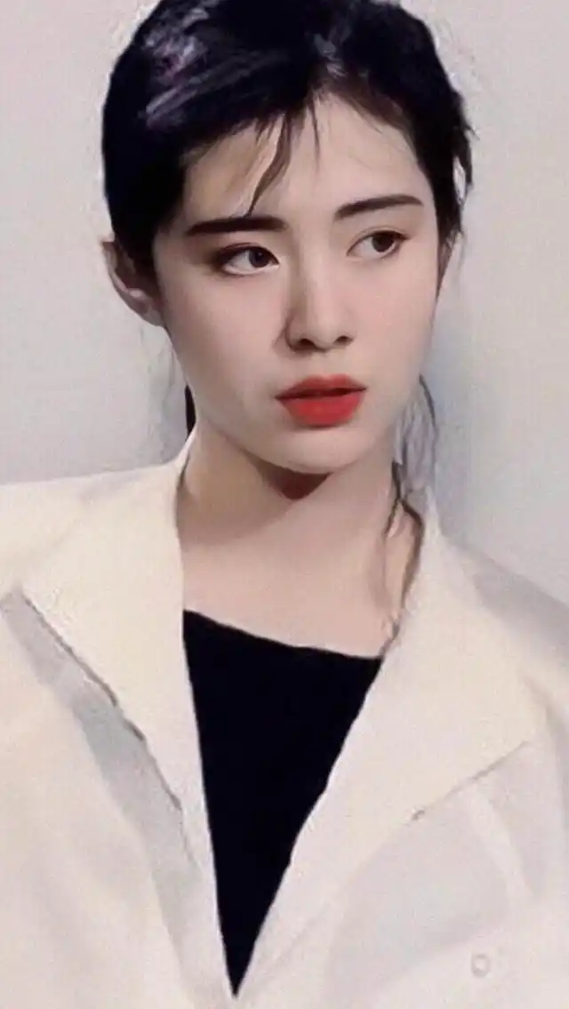 王祖贤时尚唯美写真照,一颦一笑撩动人心