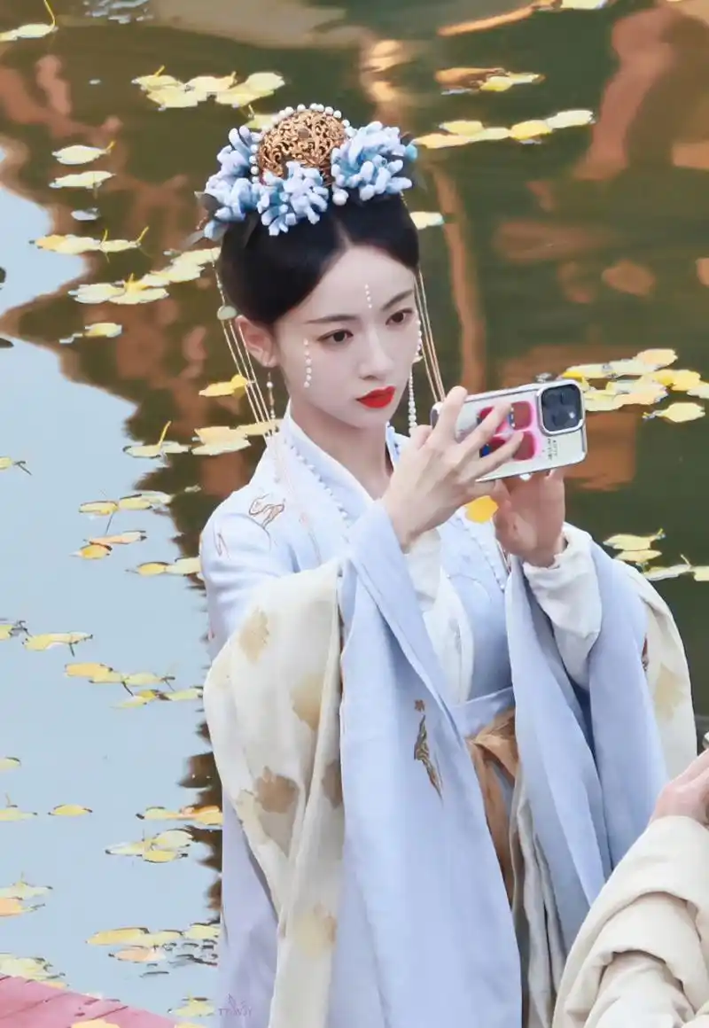 吴谨言古装戏路透,你感觉怎么样?