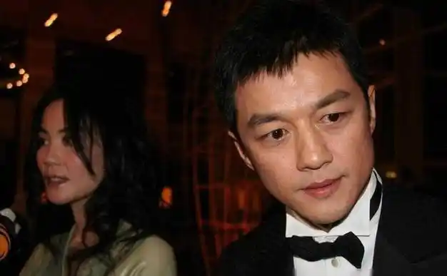 嘴好了脸怪了王菲花费上百万为爱女治好唇裂脸却越来越奇怪