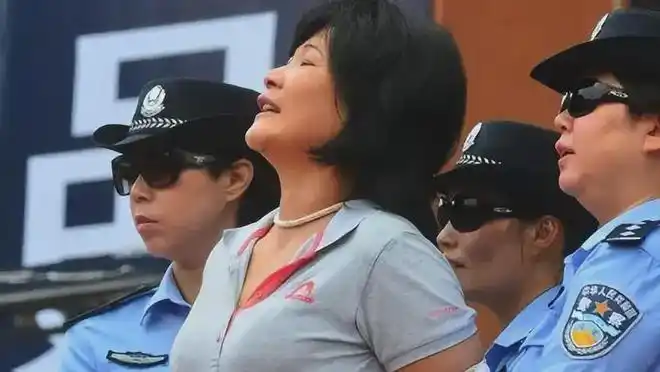 这组照片拍摄2015年42岁女毒枭胡巧贤被判处死刑立即执行